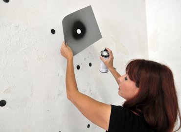 {'image': <Image: 15_076.jpg>}